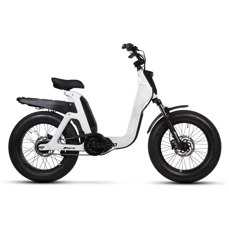 741101-fantic-issimo-cover-weiss