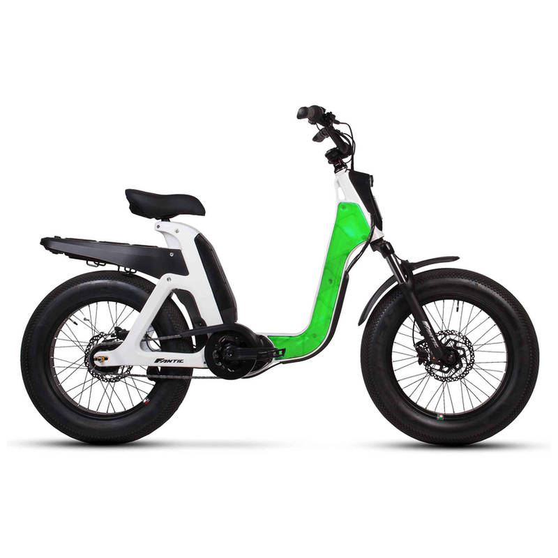 741117-fantic-issimo-cover-gruen-transparent